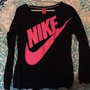 Woman’s long sleeve T-shirt